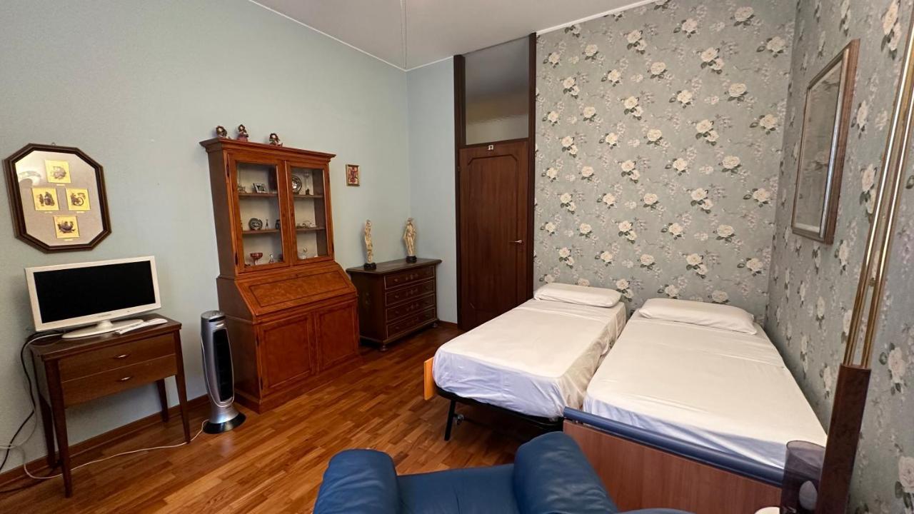 Dehomes - Two Bedrooms, Terrace, Wi-Fi, Tram To Centre & Rho Fiera Milan Extérieur photo